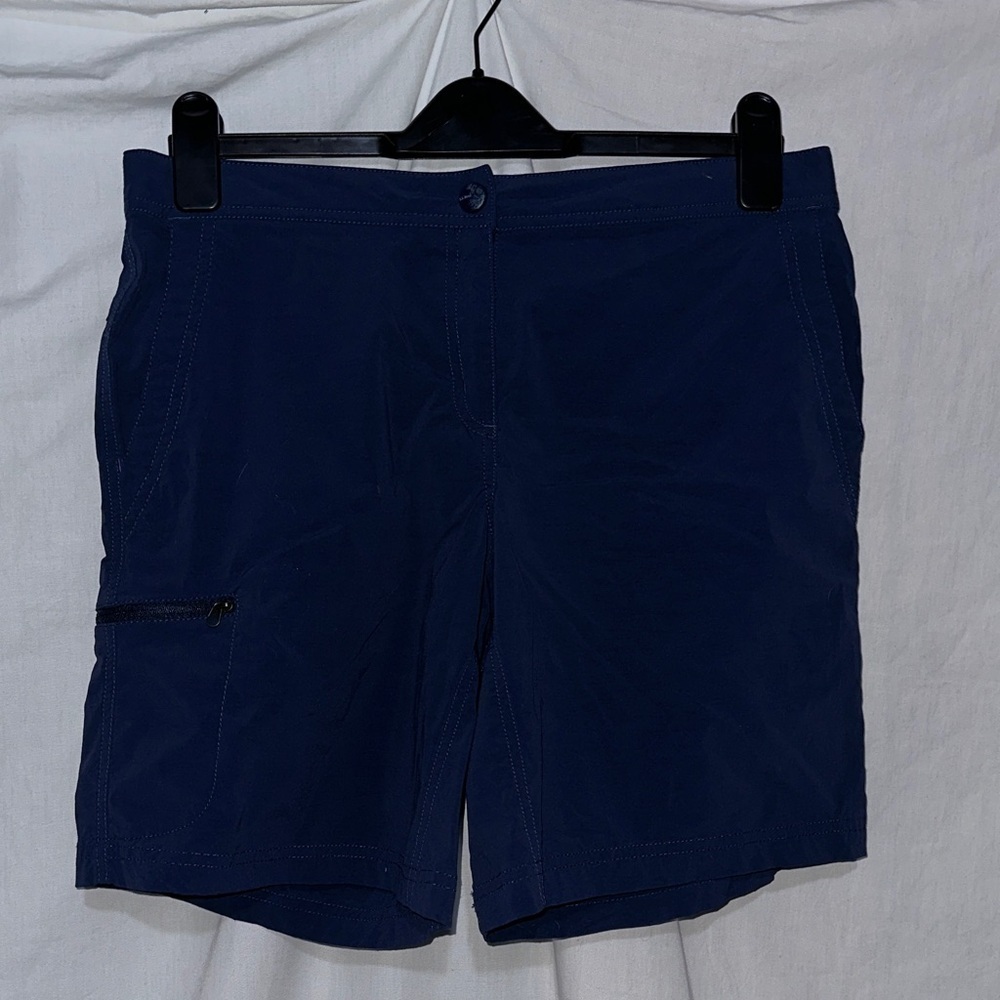 LL Bean Women's Water-Repellent Comfort Trail Shorts, Mid-Rise size 10